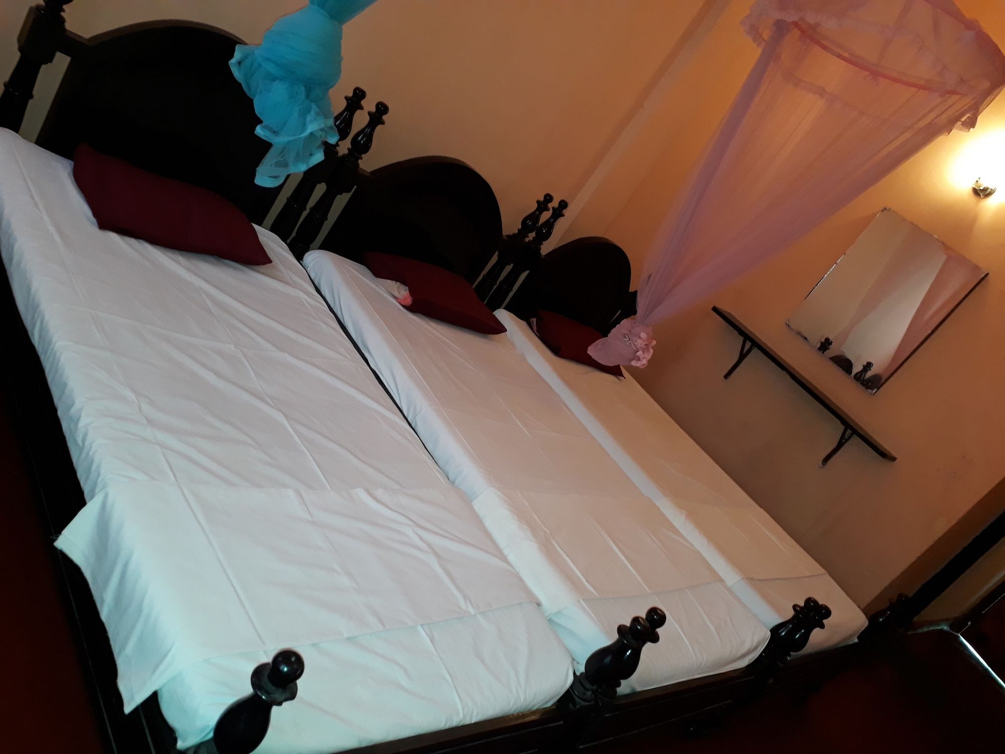 Shahira Hotel 尼拉瓦利 外观 照片